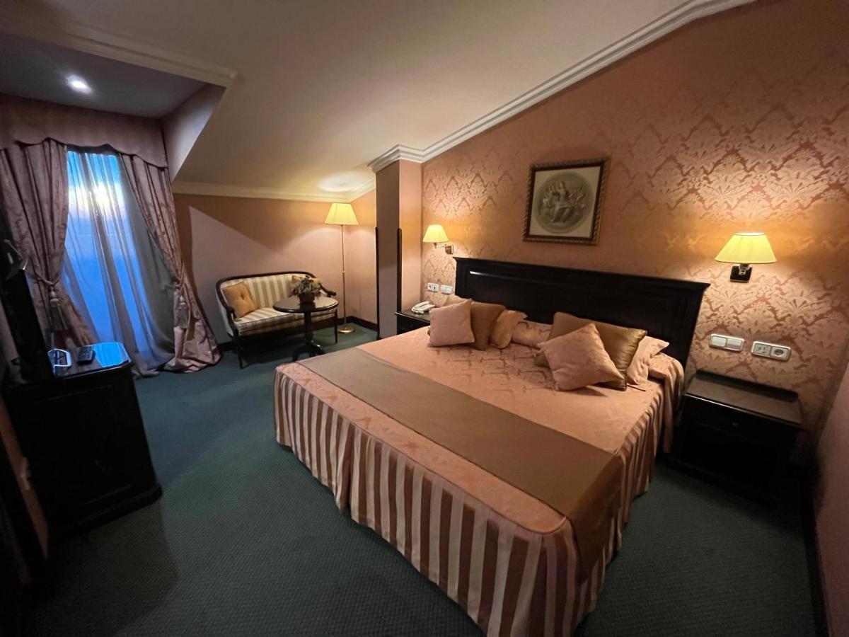 Santiago Hotel Linares  Bagian luar foto